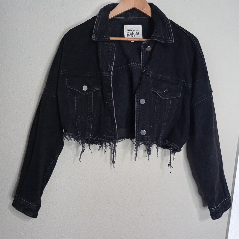 Zara Cropped Denim Jacket Raw Hem Boxy Fit
